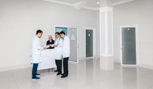 Slayder fotosurati: Hilol med center