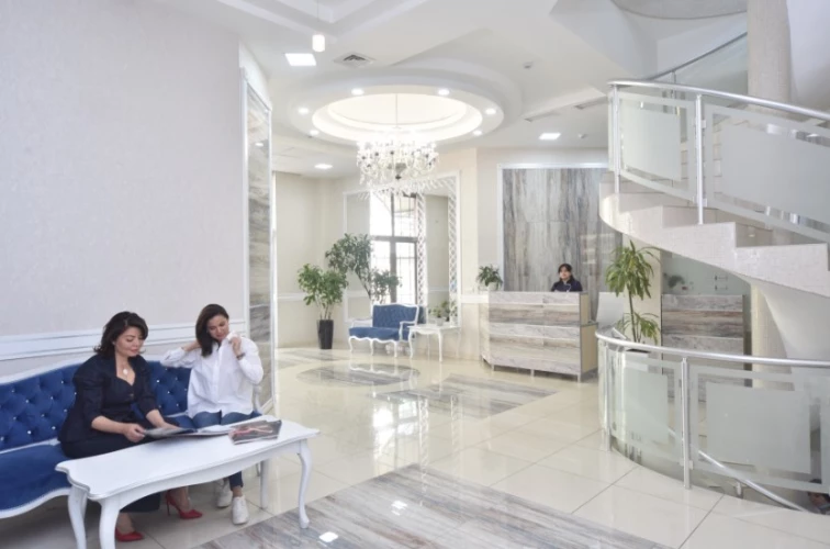 Slayder fotosurati: Expert Medical Clinic - Anti-Age