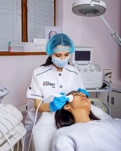 Slayder fotosurati: Expert Medical Clinic - Anti-Age