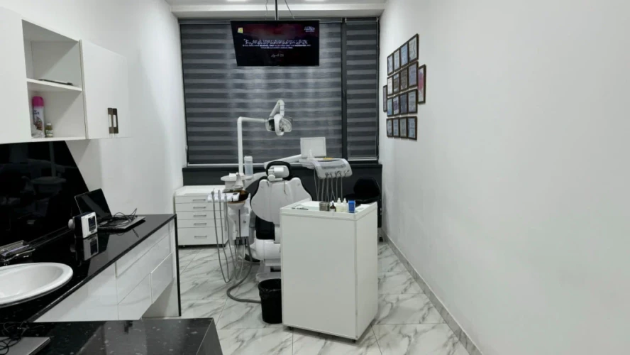 Slayder fotosurati: Clinic of EMU