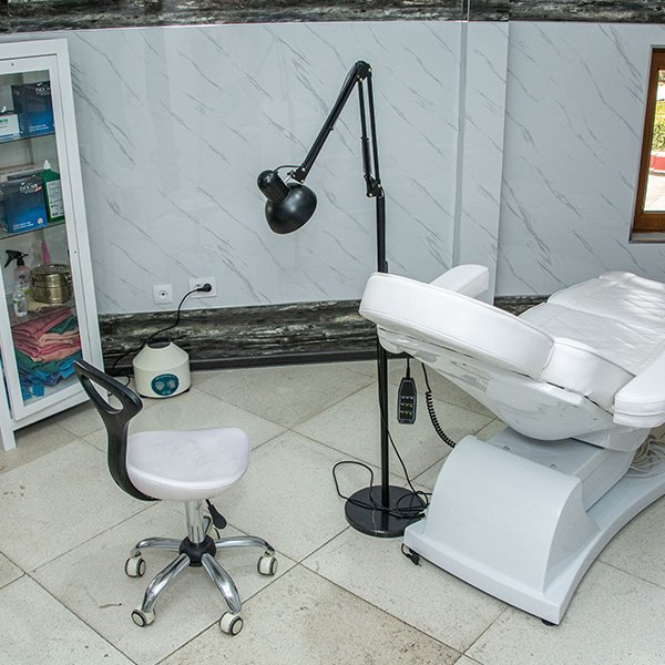 Фото слайдера: B2B Beautyclinic. Гинекологи