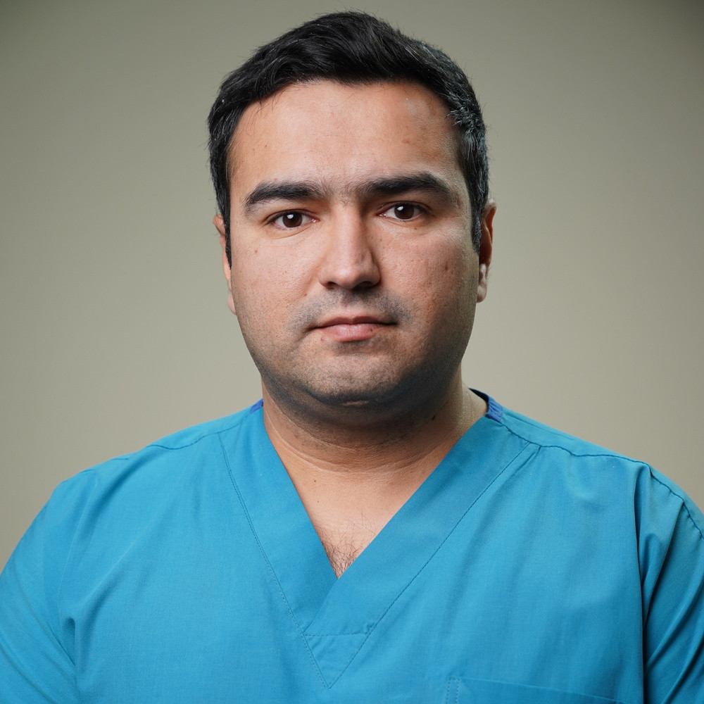 Уролог-эндоуролог Нуриллаев Хусан с 10+ лет опыта и учёбой в Германии